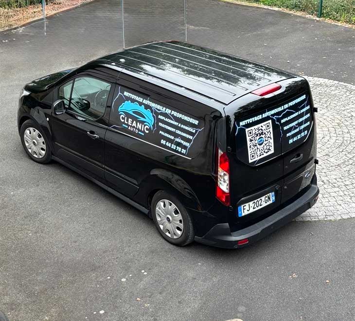accueil-cleanic-mobile Photo du camion Cleanic auto pour le nettoyage à domicile de véhicules avant une vente ou un retour de leasing