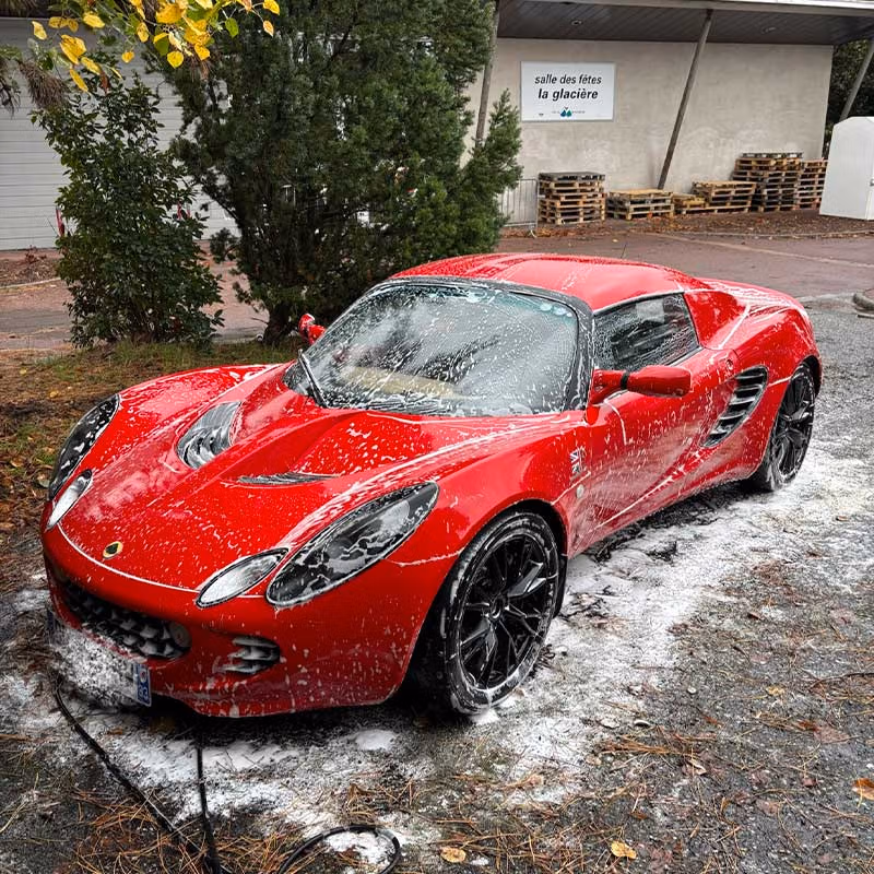 Nettoyage extérieur d'une Lotus Elise à Bordeaux