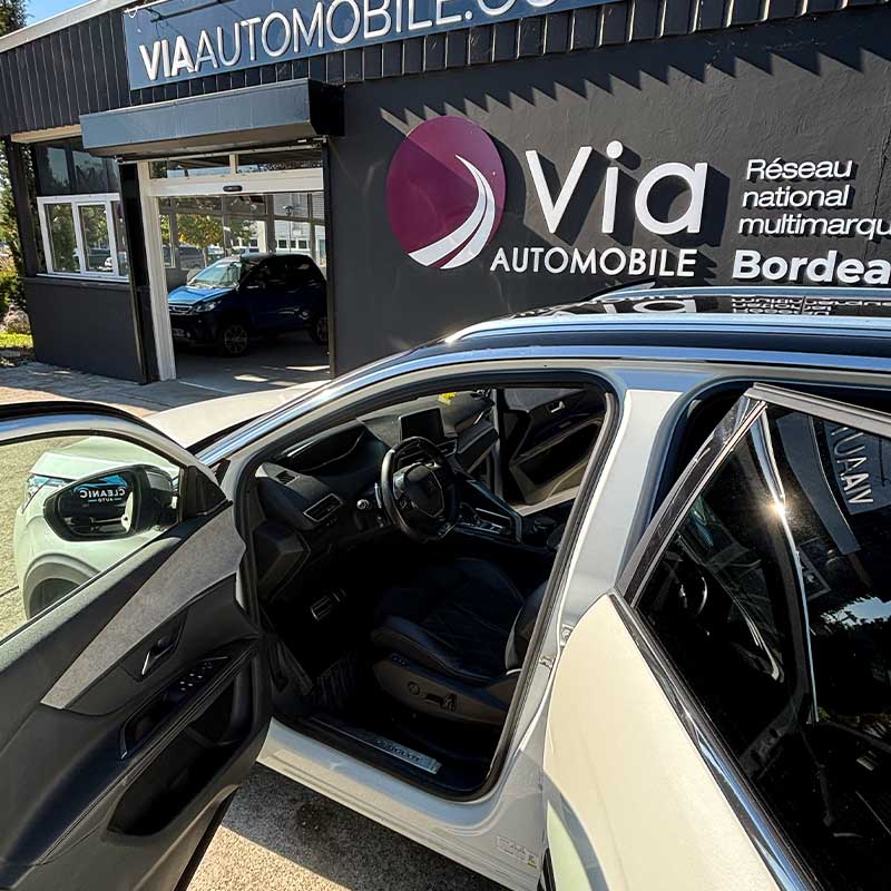 Nettoyage automobile pour professionnels dans une concession à Bordeaux