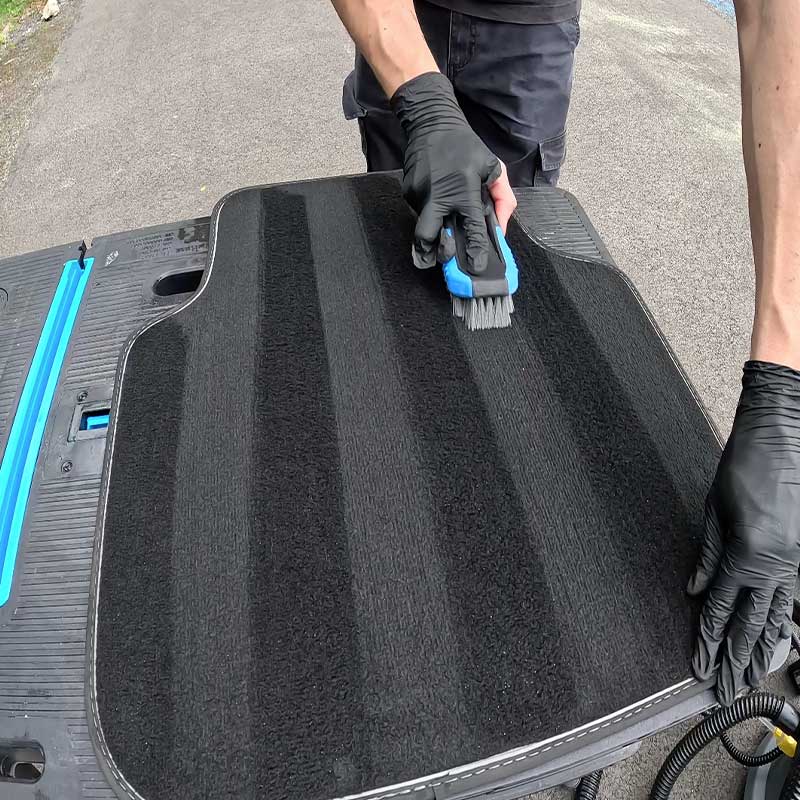 Nettoyage avant vente tapris voiture à Bordeaux