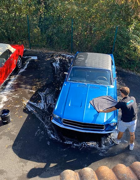 Nettoyage complet sur mesure à domicile pour des ford mustang de collection à Bordeaux