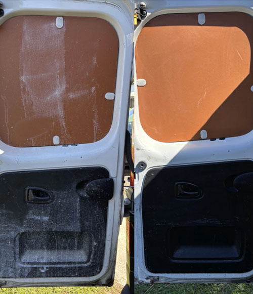 renovation-plastique-voiture-2 Rénovation et nettoyage porte arrière d'un utilitaire