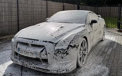 Préparation Esthétique Complète d’une Nissan gtr: Polissage et Cire Carnauba